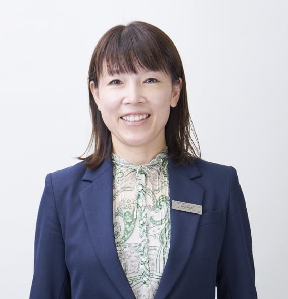 HR q  Akiyama Kazuko